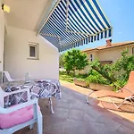 Rose شقة كرك